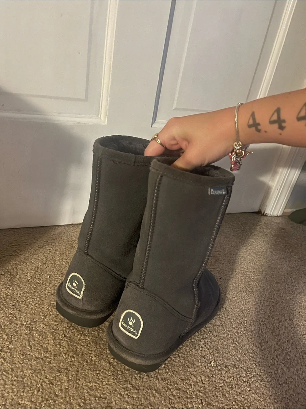 BearPaw Women's 8 Boots in Dark Gray